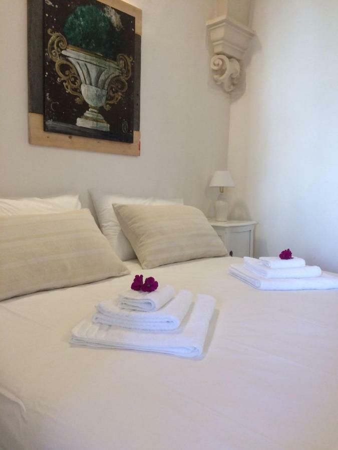 Casa Adele - Dimora Del 1700 Nel Centro Storico Bed and Breakfast Martina Franca Exteriör bild